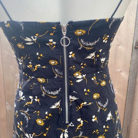 Urban Outfitters Women's Colette Stretch Linen Mini Dress in Black Size US 4 - Picture 6 of 9